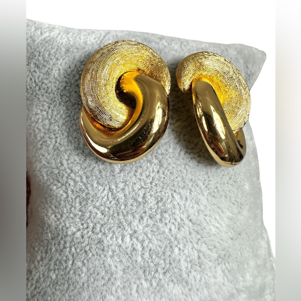 ✨DIOR Vtg 80s Pierced Chunky Knot Earrings w COA - Picture 8 of 16